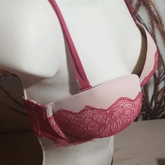 Victoria's Secret - Picture 4 of 7